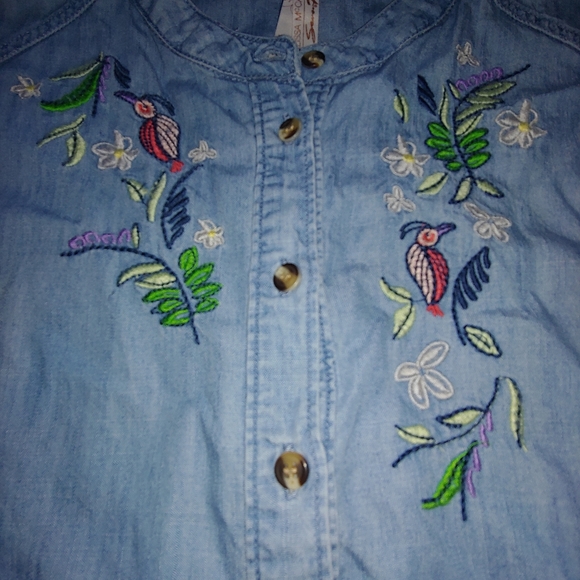 EUC Plus Size Melissa McCarthy Seven7 Button Down Embroidered Denim Top-Size 1X - Picture 11 of 16